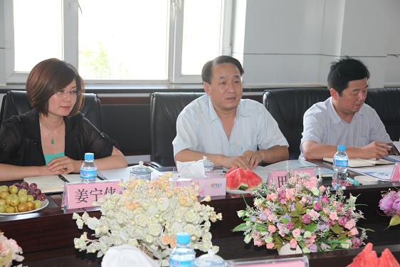 田玉民副总工程师与公司相关人员交流
