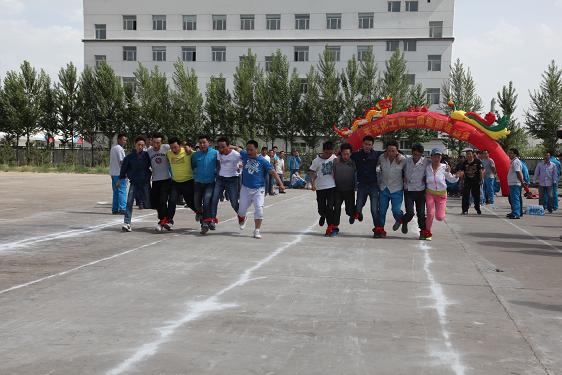 六人七足比赛 六人七足比赛