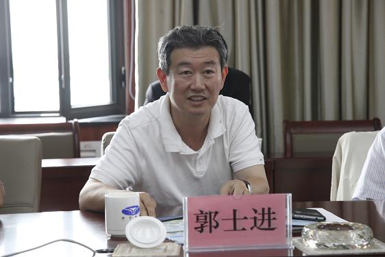新兴际华副董事长郭士进与公司领导交流